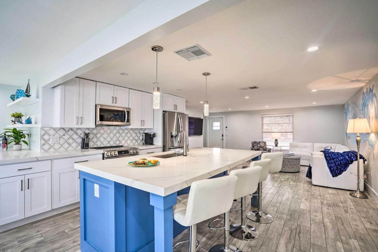 Waterfront Matlacha Home With Hot Tub And Grill! エクステリア 写真